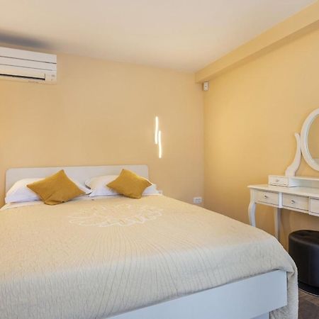 Villa Vita In Porec - Haus Fuer 6-8 Personen Kaštelir Dış mekan fotoğraf