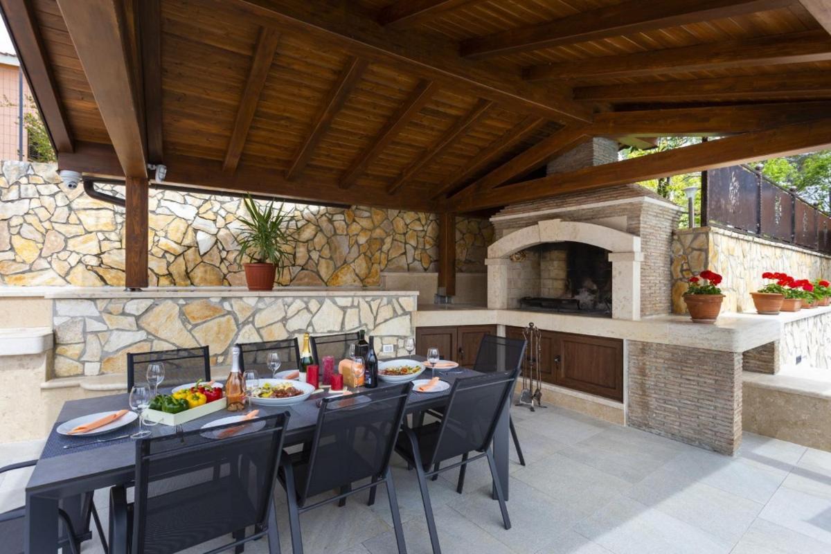Villa Vita In Porec - Haus Fuer 6-8 Personen Kaštelir Dış mekan fotoğraf