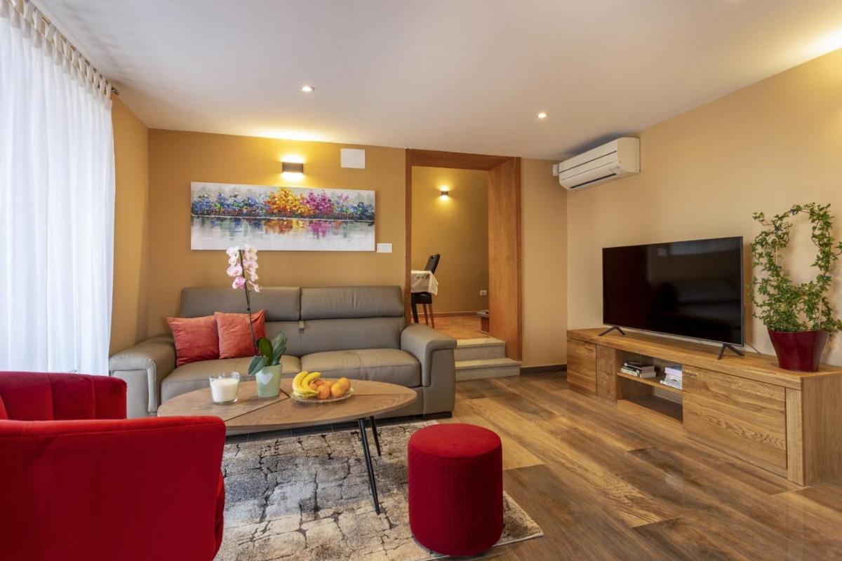 Villa Vita In Porec - Haus Fuer 6-8 Personen Kaštelir Dış mekan fotoğraf