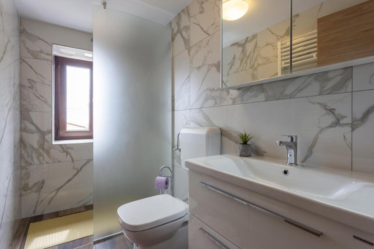 Villa Vita In Porec - Haus Fuer 6-8 Personen Kaštelir Dış mekan fotoğraf