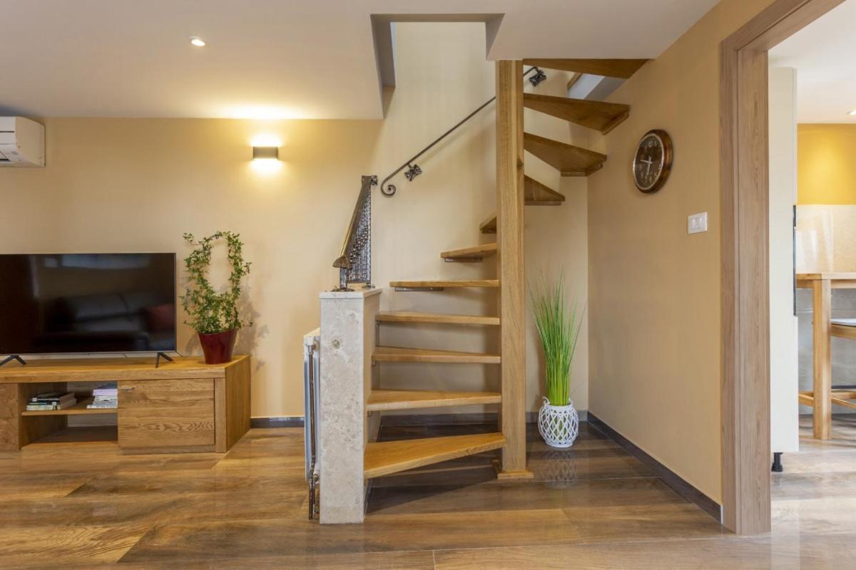 Villa Vita In Porec - Haus Fuer 6-8 Personen Kaštelir Dış mekan fotoğraf
