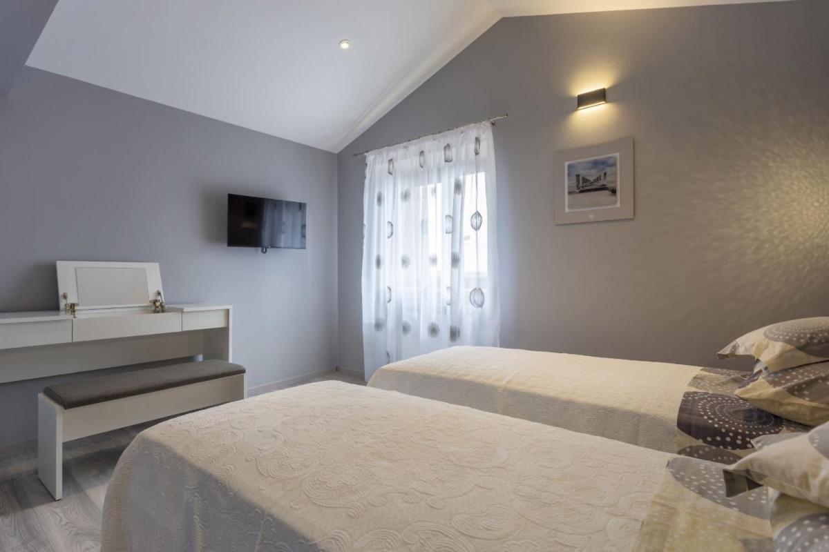 Villa Vita In Porec - Haus Fuer 6-8 Personen Kaštelir Dış mekan fotoğraf
