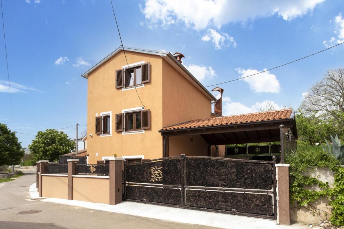 Villa Vita In Porec - Haus Fuer 6-8 Personen Kaštelir Dış mekan fotoğraf